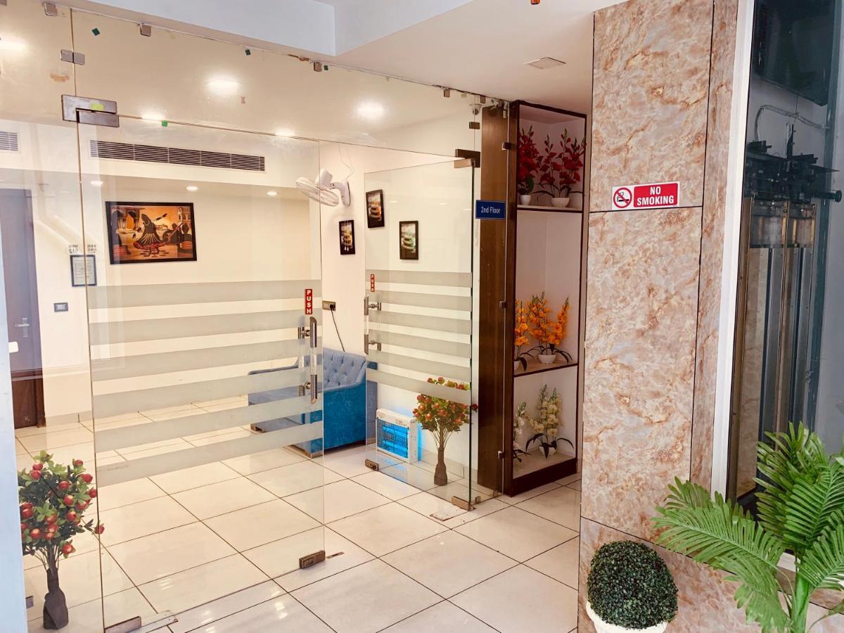 Amora Rooms Dwarka New Delhi Exteriör bild