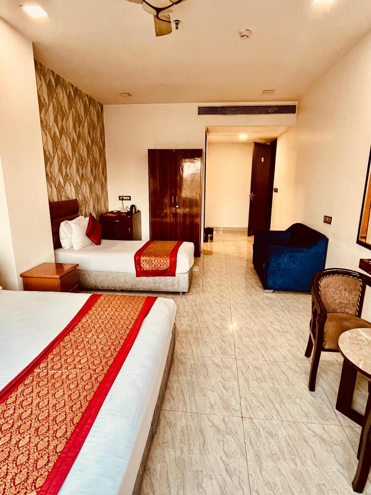 Amora Rooms Dwarka New Delhi Exteriör bild