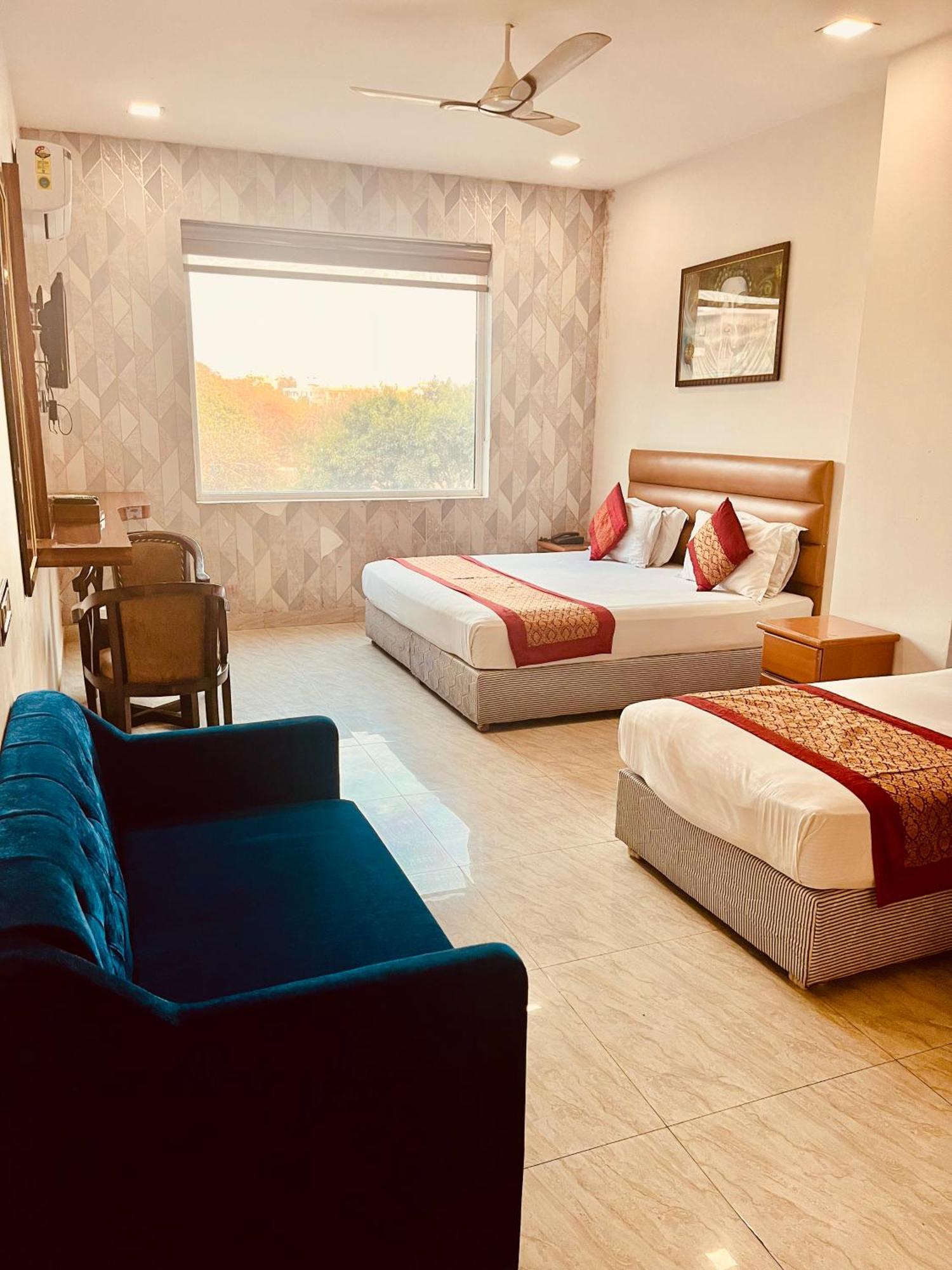 Amora Rooms Dwarka New Delhi Exteriör bild