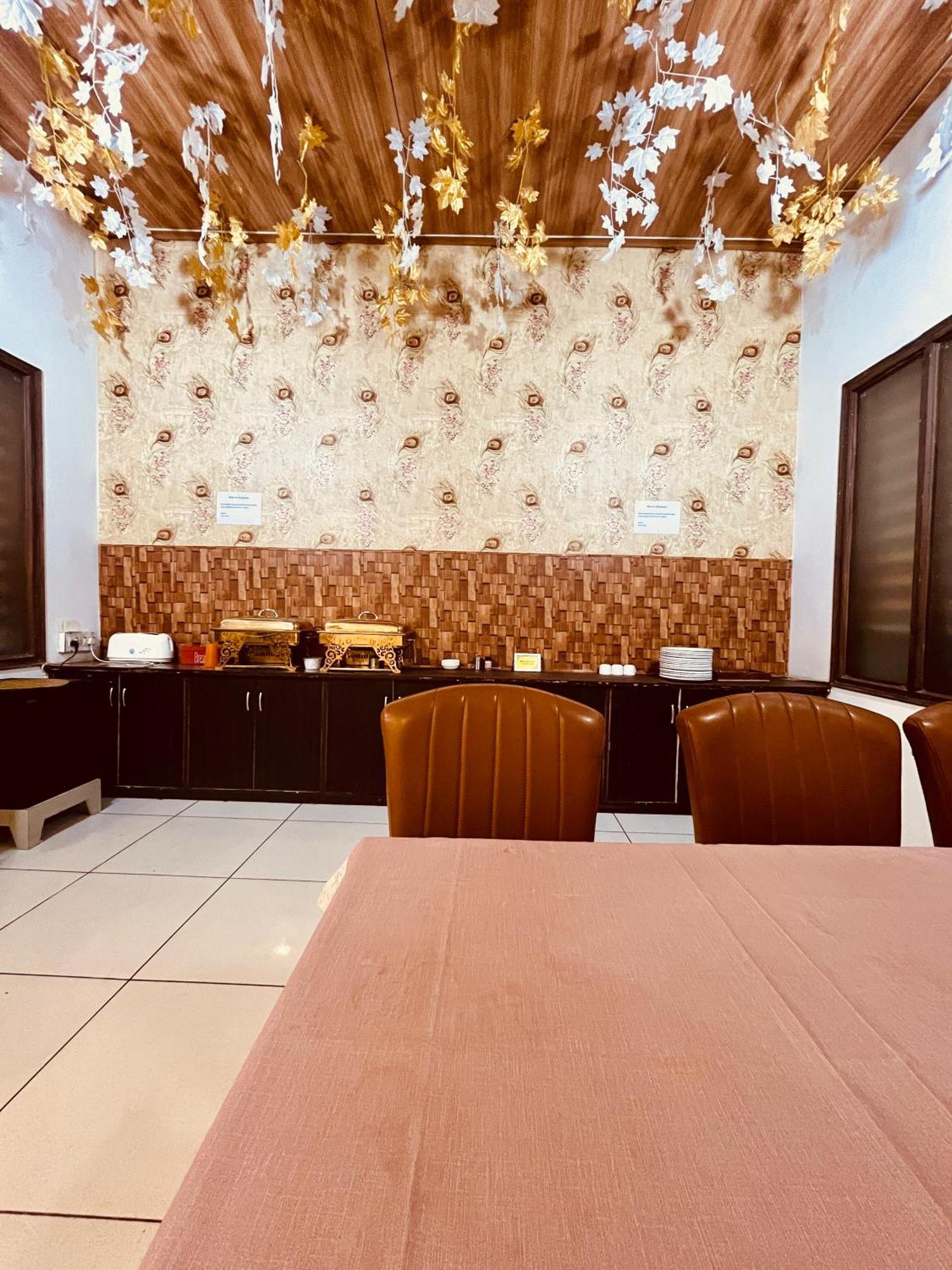 Amora Rooms Dwarka New Delhi Exteriör bild