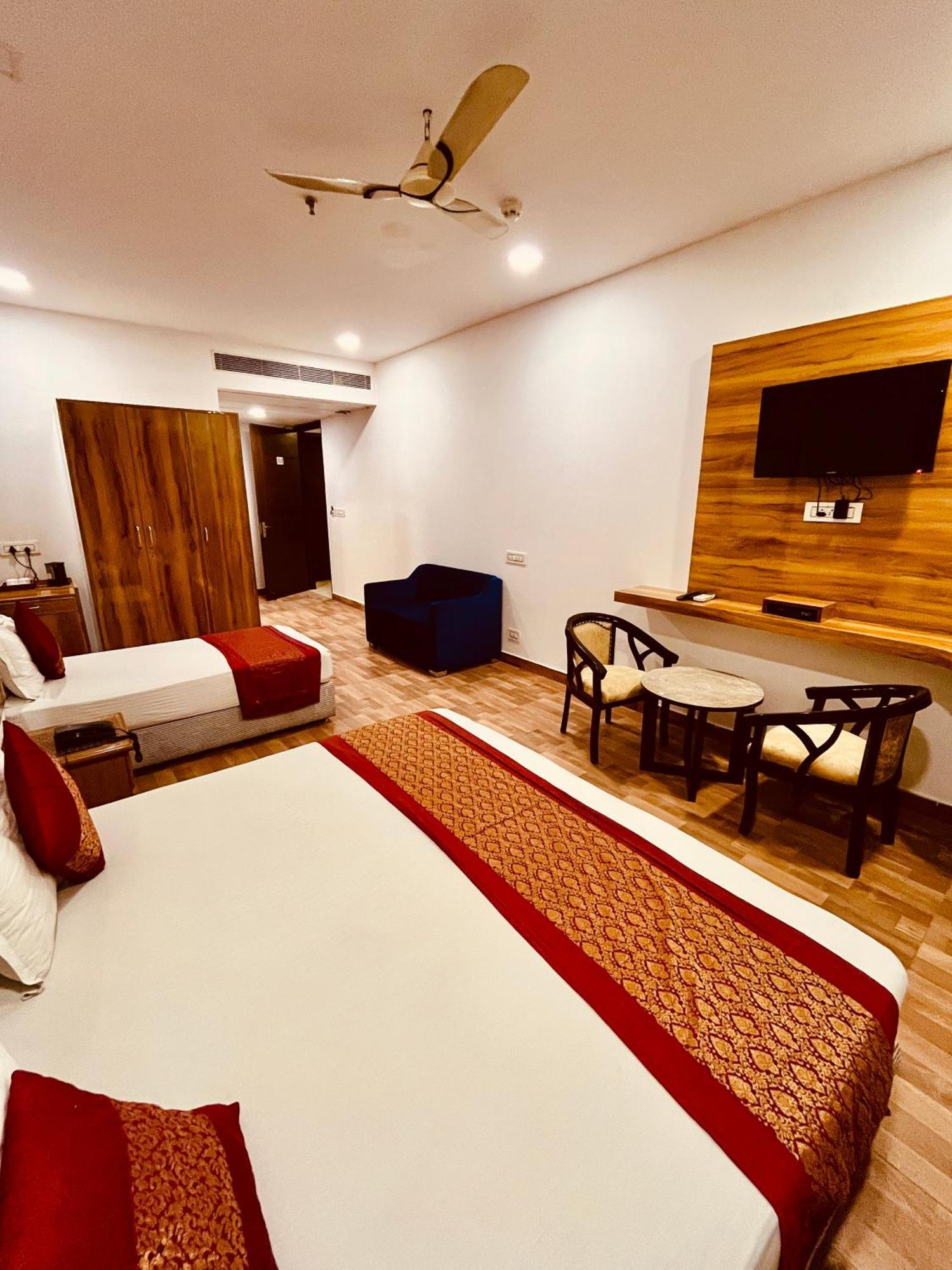 Amora Rooms Dwarka New Delhi Exteriör bild
