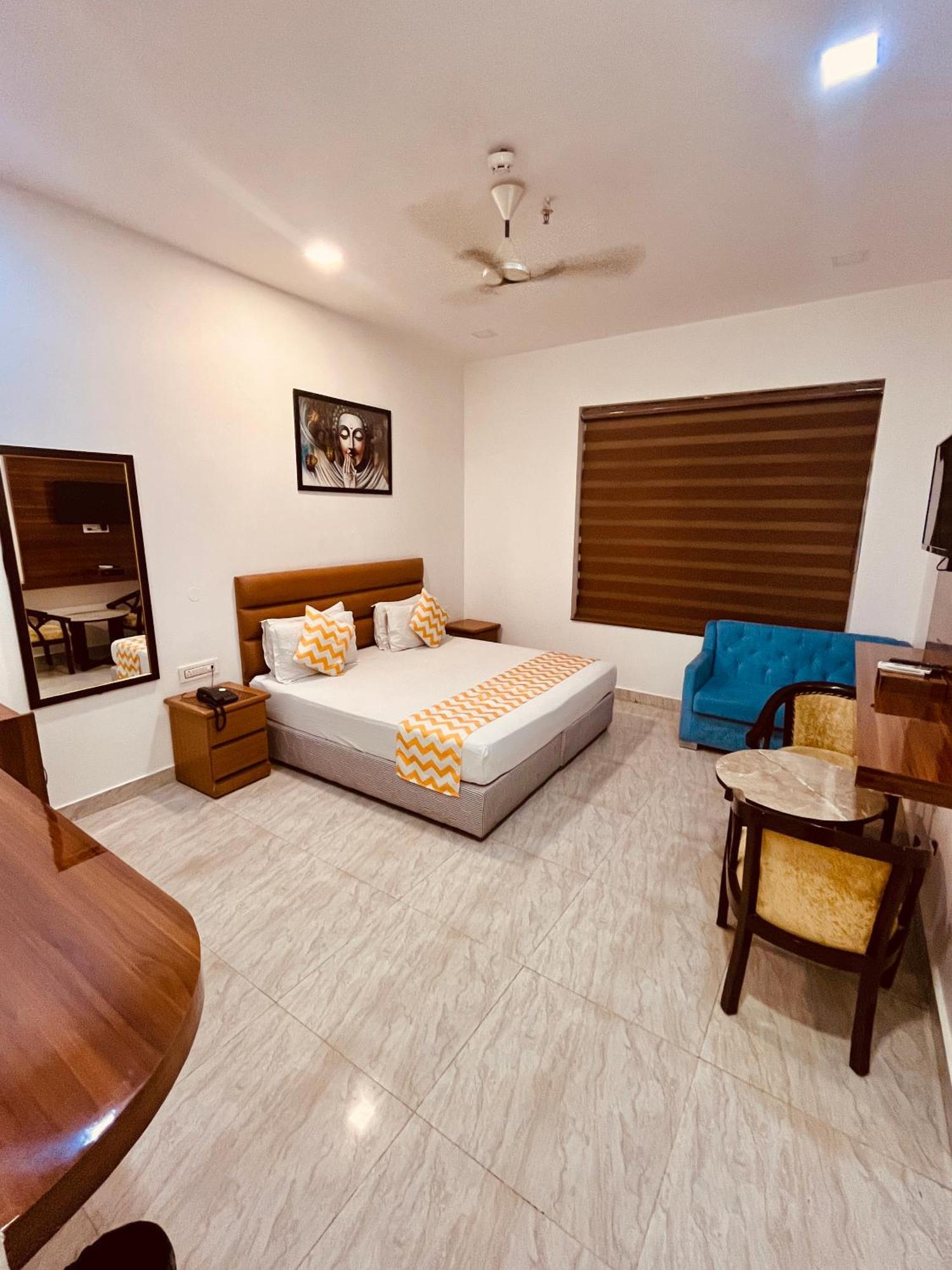 Amora Rooms Dwarka New Delhi Exteriör bild