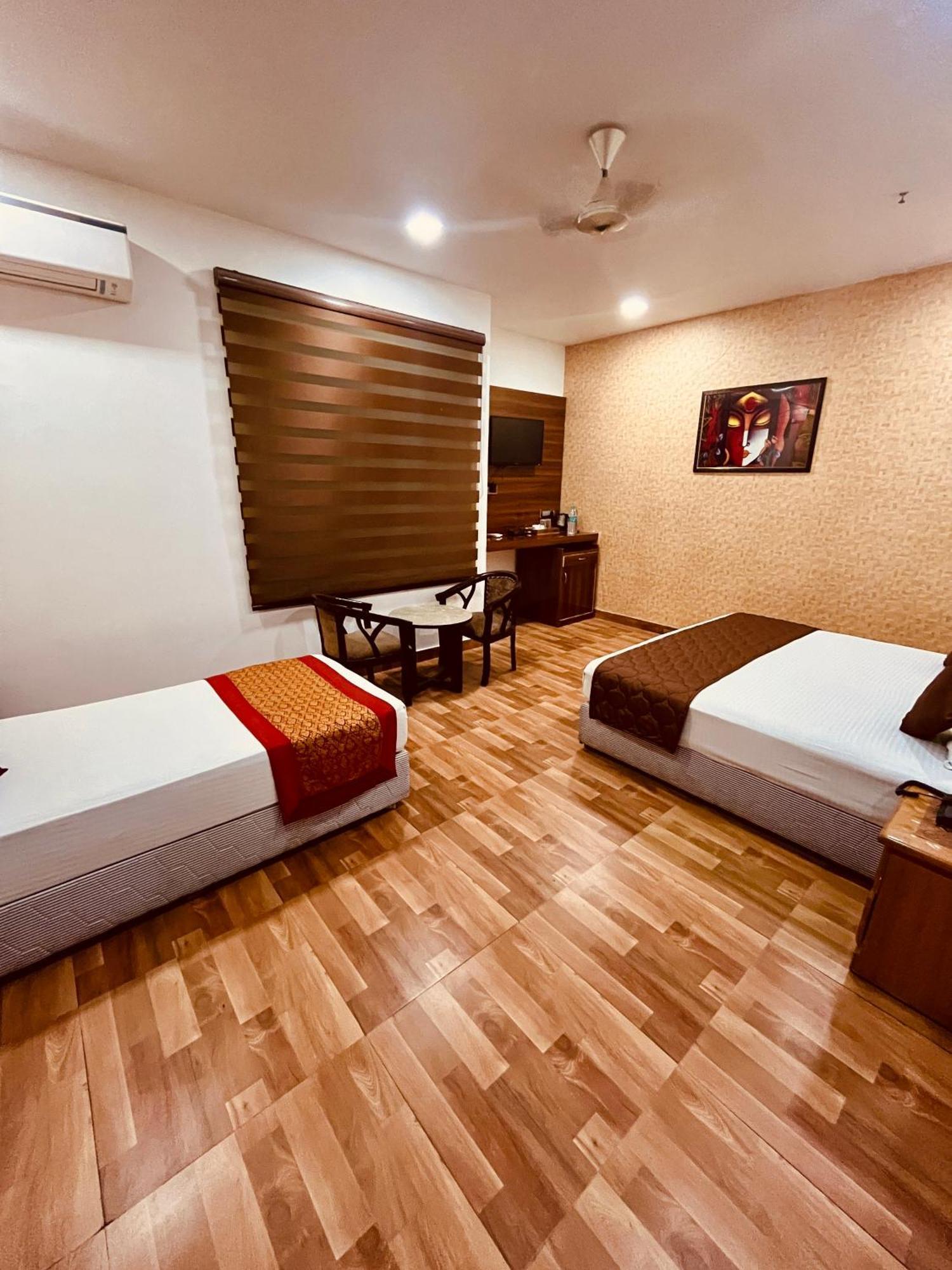 Amora Rooms Dwarka New Delhi Exteriör bild
